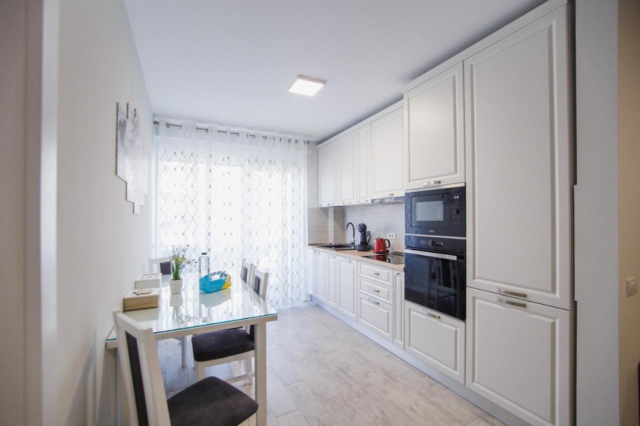 Retreat To A Stylish Home At West Residence Oradea Zewnętrze zdjęcie