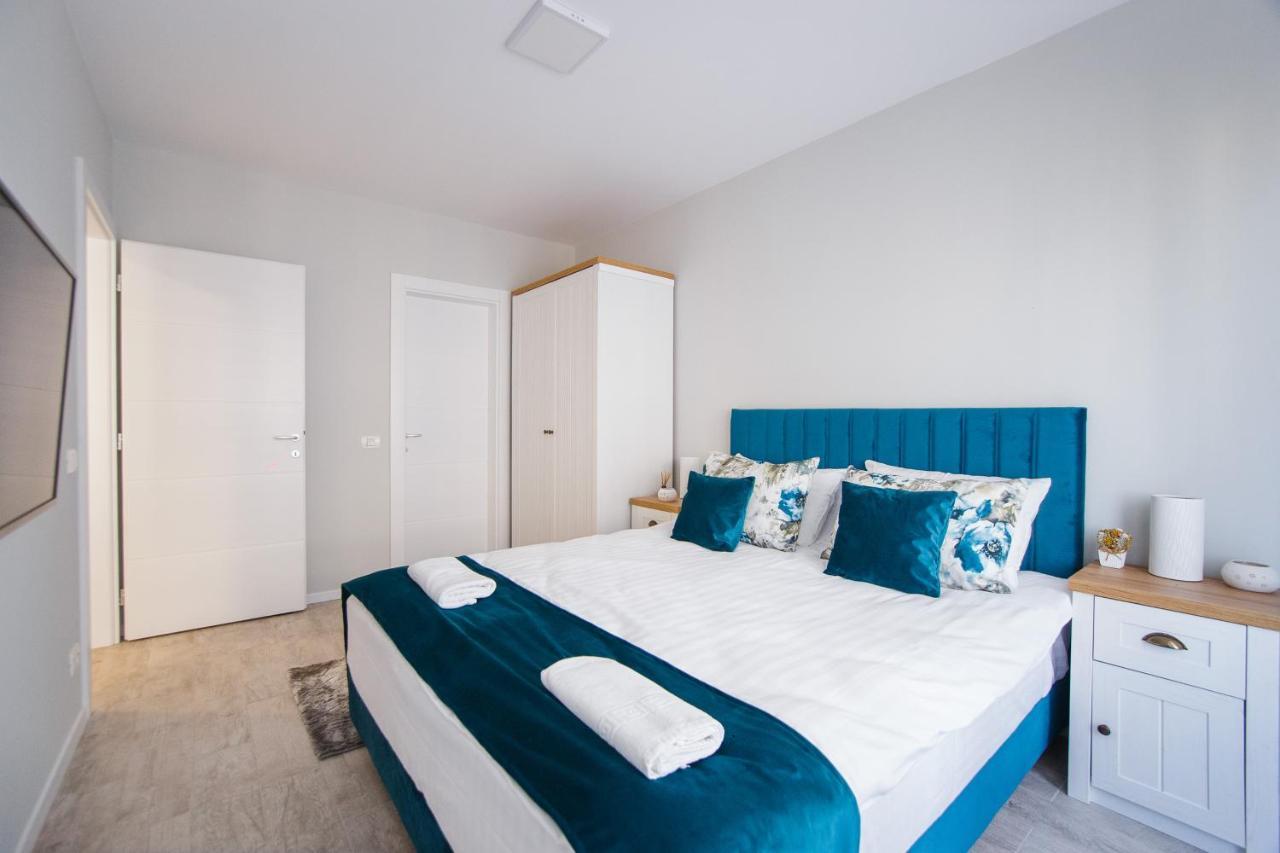 Retreat To A Stylish Home At West Residence Oradea Zewnętrze zdjęcie