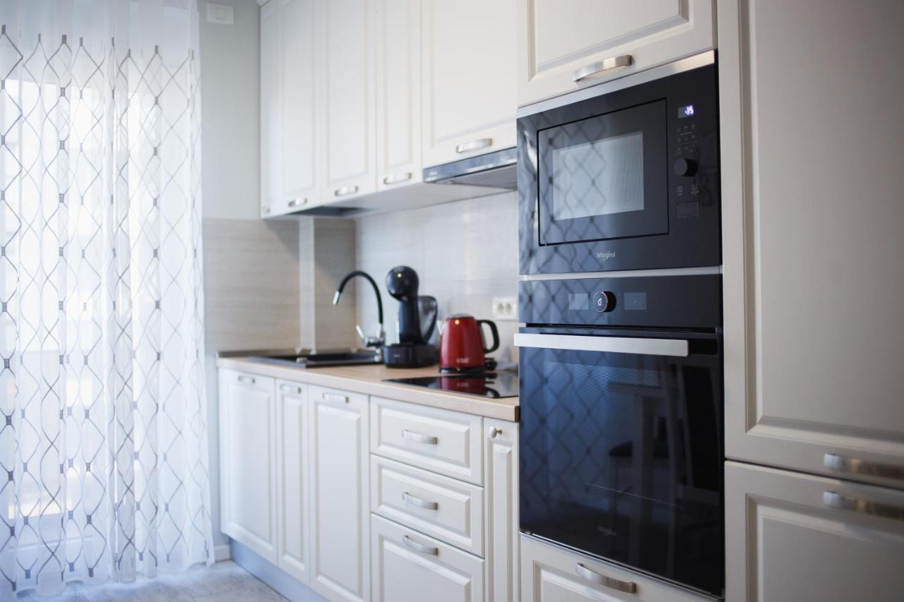 Retreat To A Stylish Home At West Residence Oradea Zewnętrze zdjęcie