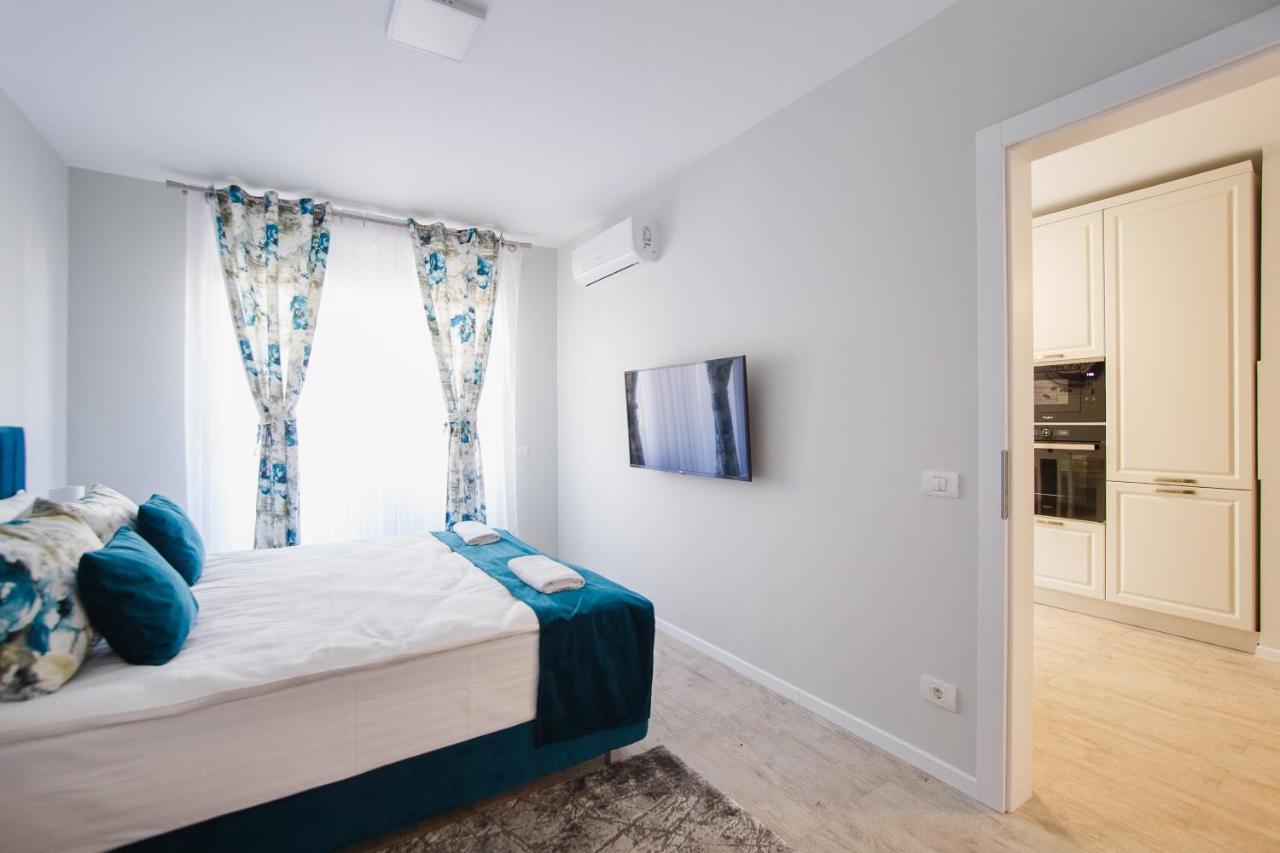 Retreat To A Stylish Home At West Residence Oradea Zewnętrze zdjęcie