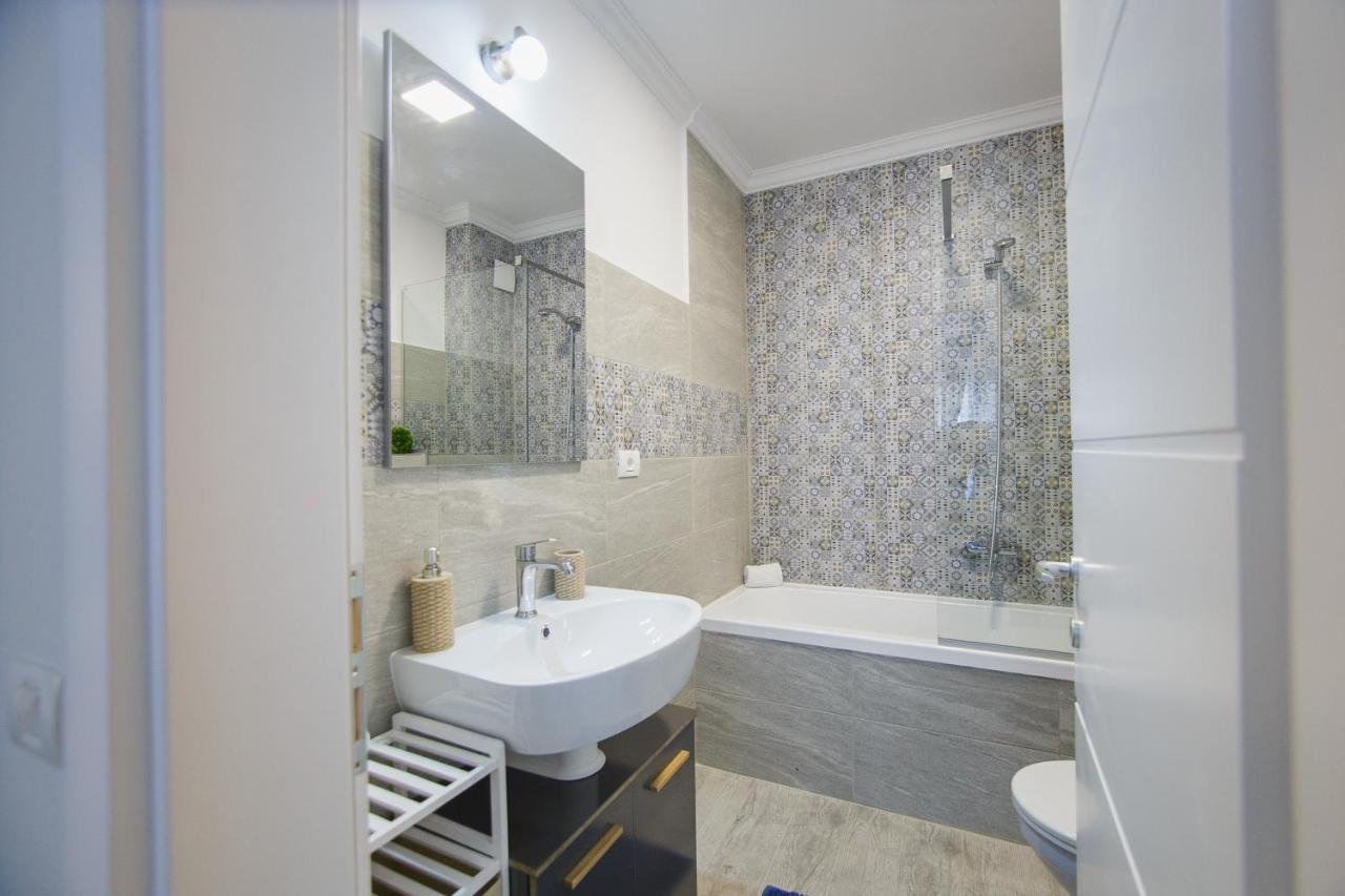 Retreat To A Stylish Home At West Residence Oradea Zewnętrze zdjęcie
